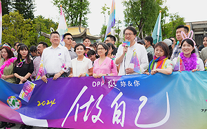 率領黨公職參加同志遊行 林右昌：民進黨會繼續推動進步價值