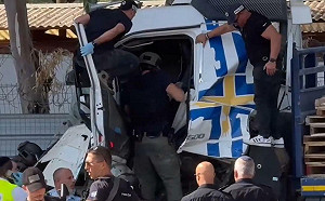 (影) 特拉維夫發生恐攻!  卡車蓄意衝撞公車站40人傷 肇事司機被當場擊斃