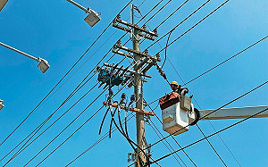 康芮襲台釀97萬戶停電創近年新高！台電：已復電99%