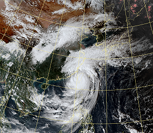 康芮登陸後地形破壞!清晰颱風眼消失 氣象署:最快「這時間」減弱