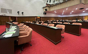 藍白缺席卓榮泰總預算報告 綠委批：坐領乾薪再擋有理？ 