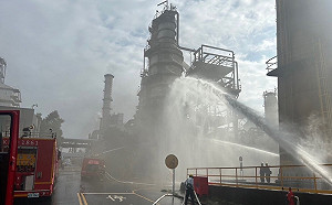 中油煉油廠火警  桃園消防局馳援射水降溫警戒待命