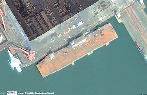 07X?衛星照片曝光 中國新造雙艦島新兩棲攻擊艦