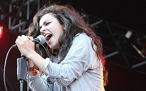 年度詞彙是「brat」!  柯林斯字典 : 一種自信而混亂的生活方式