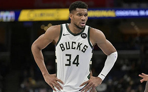 字母哥拉傷今缺陣　網猜：要走了？