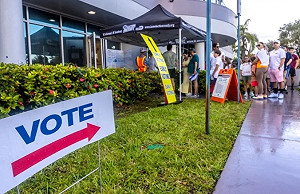 美選紛擾不斷 多個搖擺州驚傳炸彈威脅   FBI:疑與俄羅斯有關