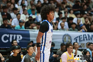 賀博NCAA首秀砍最高27分 美媒讚:潛力股