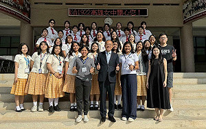 搭大眾運輸體驗在地生活  雄女陪菲律賓高中師生教育交流  