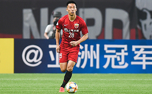 上海球員賀慣捲桃色風波!女曝家暴受傷照 爆他年薪7,652萬 文字引發「母女丼」聯想