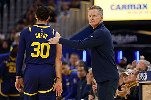 被罵還不發火 美媒盛讚Curry:真正的領袖