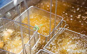 新竹城隍廟口17家小吃聯合漲價！公平會：違法但不罰