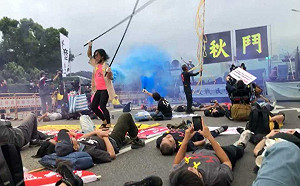 秋鬥數百人上凱道怒喊「和平反戰、民生優先」 召集人黃德北：不該充當美國的棋子