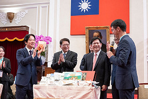 林佳龍偕國際青年大使赴總統府 賴清德肯定:用熱忱把台灣軟實力延伸世界