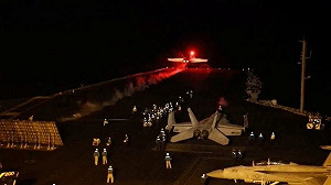 夜間戰機出動! 美、英聯軍密集空襲胡塞武裝 葉門首都多次遭轟炸