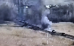 (影) 俄軍「火戰車」冒煙落跑! 在庫爾斯克發動數波猛攻 接連遭烏軍重擊