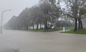 東北季風挾猛烈雨勢!宜蘭多地淹成汪洋 5處列淹水警戒