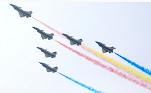 解放軍機齊出籠 飛翔珠海航展! 遠航程、重掛載翼龍-X反潛無人機首亮相