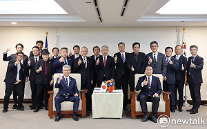 日本友誼市弘前市長拜訪黃偉哲  深化農產交流共同紀念台南400