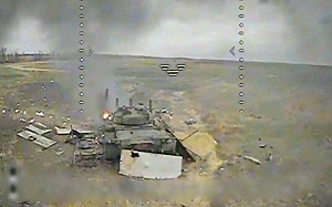 (影) 俄猛攻庫爾斯克遭受巨大損失! 地面滿是坦克、屍體 俄怒炸水庫報復