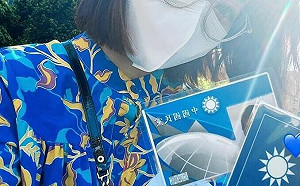 柯粉護理師「喬喬」 張喬瑜曬黨證宣布「正式加入戰鬥藍」 