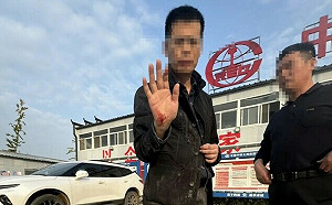 (影) 2記者揭黑遭圍毆! 材料一扯就斷 中國高鐵工程再爆「豆腐渣」 醜聞 