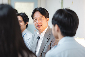 身心調適假、免費心理諮商都上路 賴清德赴師大附中關注校園心理健康