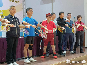 晨禎盃羽球賽報名費16萬全捐 104歲羽球傳奇林友茂開球全場歡呼