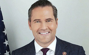 白宮離譜拉錯群!美空襲胡塞計劃「洩密」 國安顧問竟拉記者進軍事機密群組