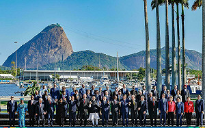 (影) 斯塔默G20當面質疑習近平! 英記者遭驅趕、拜登缺席合照 APEC與她牽手賺到了