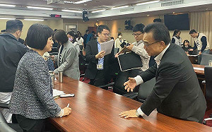 「要回去跟黃國昌溝通」 林月琴要撤自己揭弊者草案遭林國成擋下