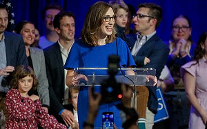 美眾院議長反對跨性別議員用國會女廁 麥布萊德：會遵守禁令