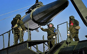 俄「末日軍機」突現莫斯科上空! 俄軍8導彈旅進入戰備 核戰風險攀升