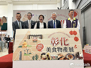 中友百貨「彰化美食物產展」開幕 王惠美親率業者向消費者推銷
