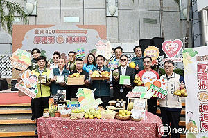 「臺南400厚禮樹巡迴展」遠百起跑  黃偉哲推薦豐富秋冬果品及農特產