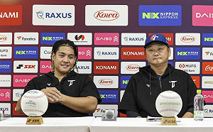 臨時換先發引日本不滿 曾豪駒記者會遭日媒頻頻提問