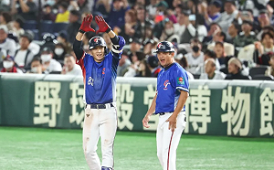 10點準時靜音！12強複賽「台式應援」獲日媒讚賞：台灣球迷素質高