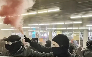 (影) 蒙特婁街頭爆發騷亂 他卻在演唱會上唱歌跳舞! 杜魯道遭反對黨痛罵