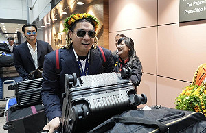 原民會:明年增編2億預算培育原民選手 伍麗華駁接機送花環非硬蹭