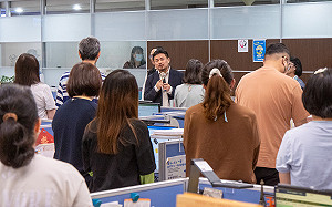 洪申翰視察北分署 怒轟謝宜容辦公室擺飾過當 