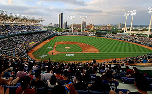 鼓勵國高中生進場看職棒職籃 高市府推50元銅板價優惠方案  