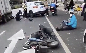 （影）北京、湖南都爆獻忠事件! 蓄意開車衝撞 傳死傷人數超過200人