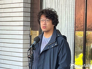 黃國昌喊「掃除綠衛兵」沈伯洋回擊:先貼標籤再號召群眾清算 標準紅衛兵!