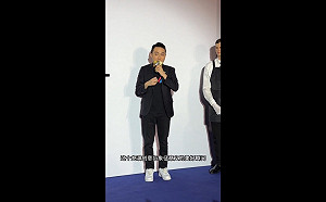 「2億香蕉」被吃掉了！得標者公布吃香蕉影片  誇讚：確實不錯