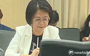 教師轉任民代年資併計自肥提案 翁曉玲也參與連署 