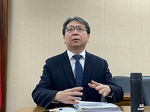 蔡明彥稱南韓戒嚴是「國內政爭」、不評論綠黨團稱「暗黑勢力侵台灣」