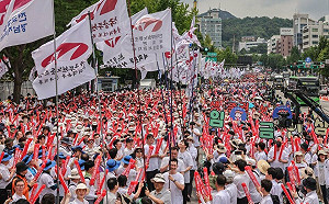 怒轟尹錫悅破壞民主憲政!韓最大工會發動「無限期罷工」直到他請辭