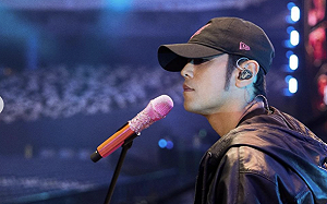 周杰倫登大巨蛋彩排「照片太年輕」！ 昆凌也讚：Who’s that boy？ 