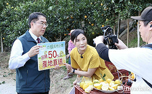 黃偉哲現身東山果園直播行銷台南柳丁  28公噸東坡丁40分鐘完銷