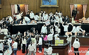 揭藍營修法「有系統地癱瘓台灣憲政」卓冠廷：民進黨不會坐以待斃