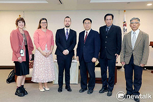 捷克代表偕台北主任拜會黃偉哲  盼在台南舉辦文化交流
